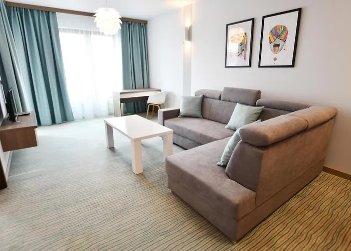 מלון Baltic Plaza